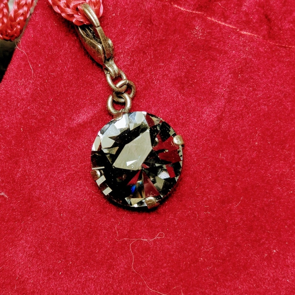RETIRED Sabika Hostess Pendant